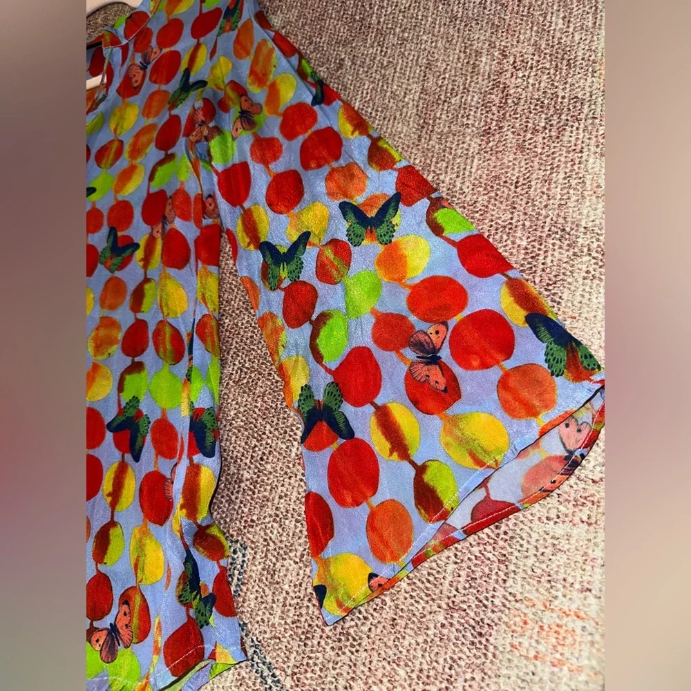 APNY polka dot butterfly 3/4 bell sleeve v neck vibrant flowy top XS